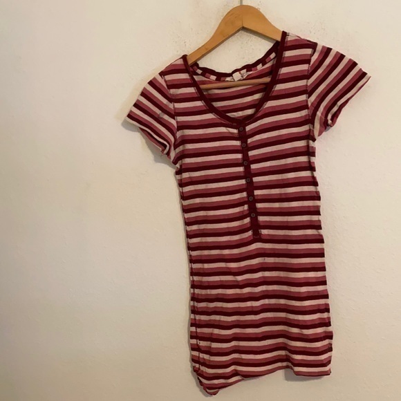 AEROPOSTALE RED & WHITE STRIPED BLOUSE LARGE - Picture 1 of 4